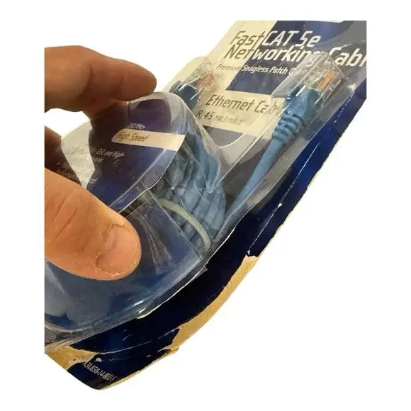 Belkin Fast CAT5e Networking Ethernet Cable RJ45 Male/Male 14 FT 4.2 M 350 MHz+ - Picture 4 of 4